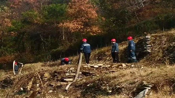 匯源煤氣“救火衛士”協助撲滅山火 匯源煤氣“救火衛士”協助撲滅山火