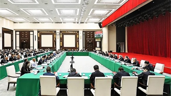 肖志海主席參加自治區促進民營經濟高質量發展座談會 肖志海主席參加自治區促進民營經濟高質量發展座談會